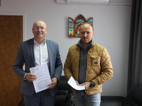 Podpisanie umowy z PRACOWNIĄ INŻYNIERSKĄ Grzegorz Gurgul z Przyszowej.