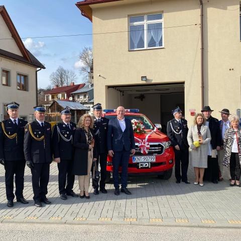 Włączenie jednostki OSP Sromowce Wyżne do Krajowego Systemu Ratowniczo-Gaśniczego oraz poświęcenie samochodu SLRr Ford.