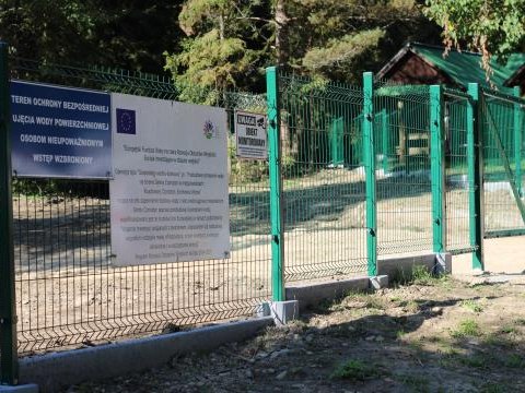 Prace porządkowe na terenie stacji ujęcia wody w Kluszkowcach