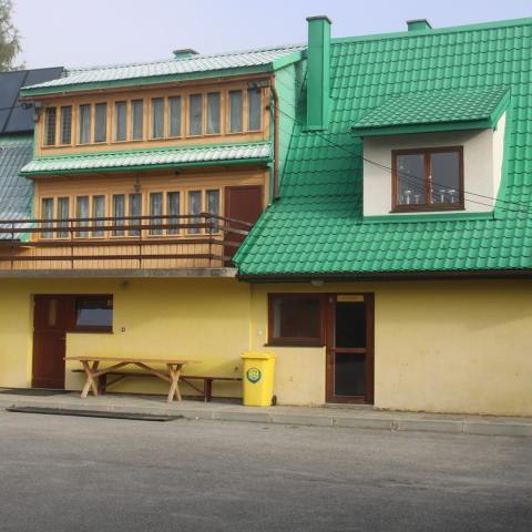 Podpisanie umowy dotyczącej przygotowania dokumentacji przebudowy zaplecza boiska sportowego w Maniowach