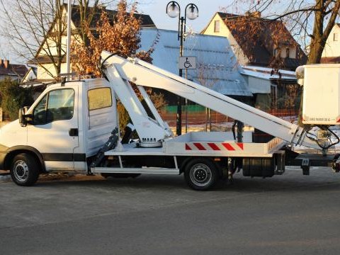 Podnośnik koszowy w Zakładzie Gospodarki Komunalnej