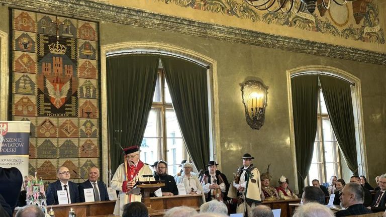 4 (Niestandardowy).jpeg