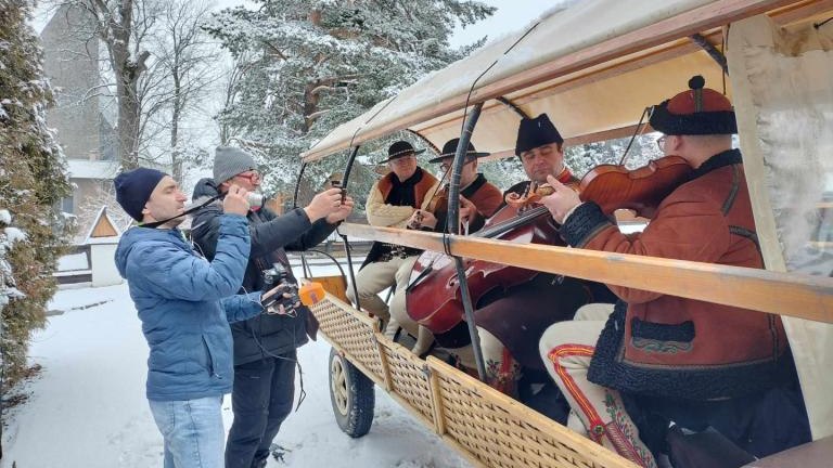 Góralski karnawał 2 (Niestandardowy).jpeg