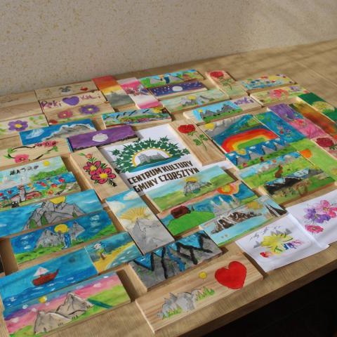 Warsztaty malowania na drewnie w Domu Kultury w Maniowach