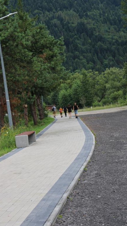 Sromowce Niżne promenada2 (Niestandardowy).JPG
