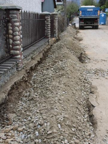 Kontynuacja prac remontowych na ulicach Kraszewskiego i Krasińskiego w Maniowach