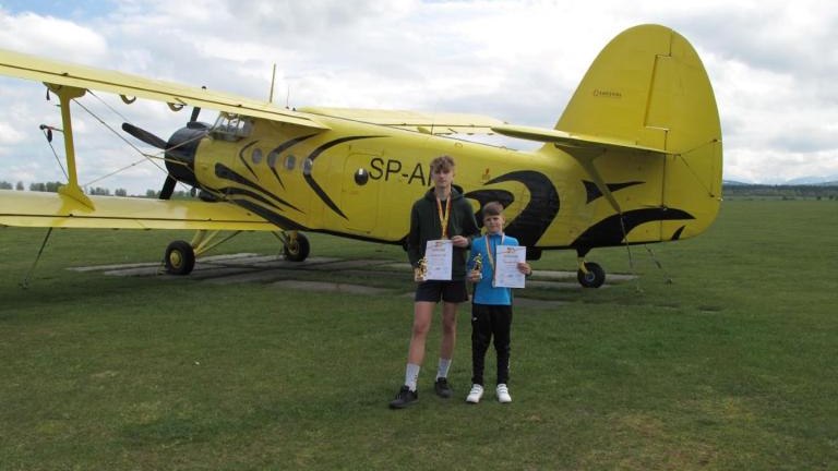 Lotnisko 2 (Niestandardowy).jpg