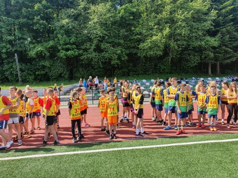 Awans drużyny żeńskiej z Maniów do półfinału wojewódzkiego w czwórboju lekkoatletycznym