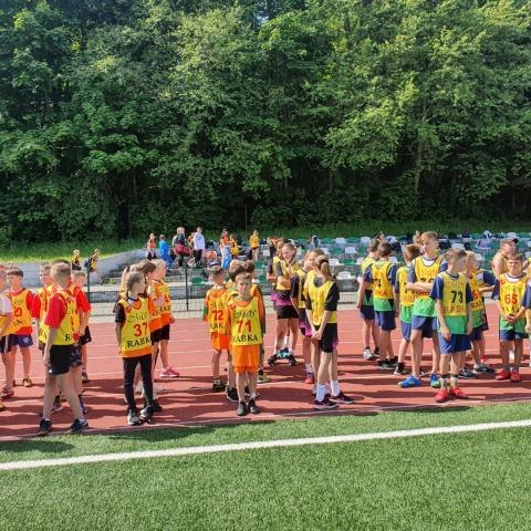 Awans drużyny żeńskiej z Maniów do półfinału wojewódzkiego w czwórboju lekkoatletycznym