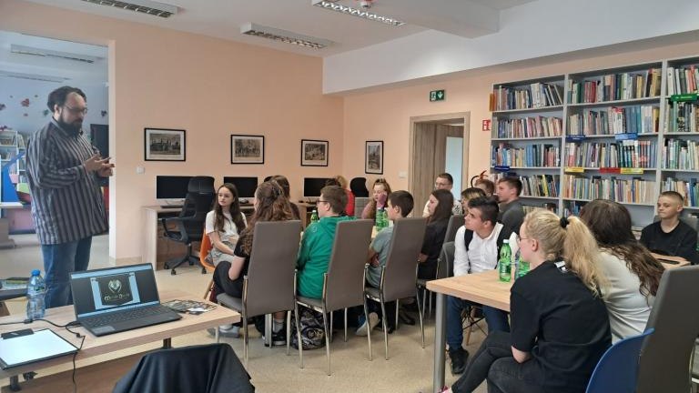 gra t (Niestandardowy).jpg