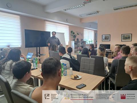 Młodzi i zdolni stworzyli „Inwazję Klusmitów”