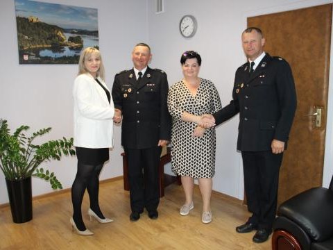 Podpisano umowę-dotację na remont garażu OSP w Sromowcach Wyżnych