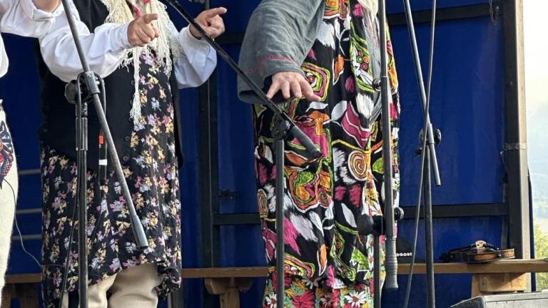 Messenger_creation_cee016d5-6be8-4381-b311-a3223aa34a4f (Niestandardowy).jpeg