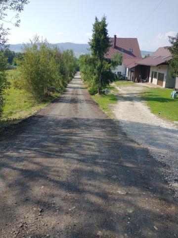 Zmodernizowano drogę dojazdową do pól w Maniowach