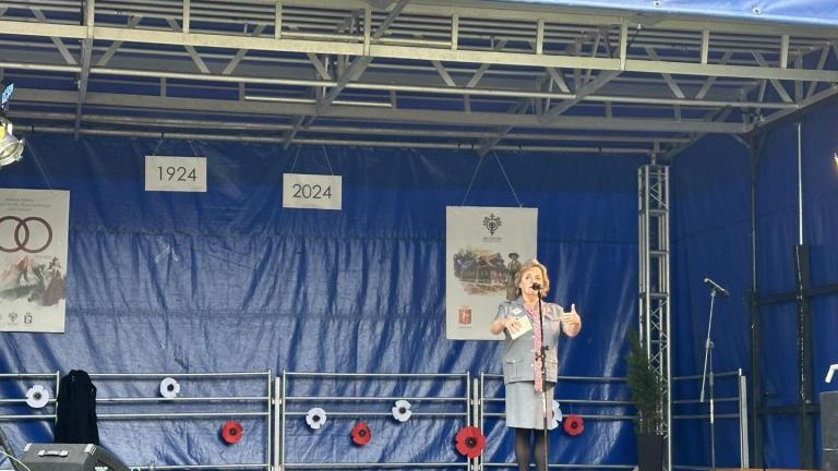 Messenger_creation_4590A7DC-86E7-444B-8872-A572B0124A4E (Niestandardowy).jpeg