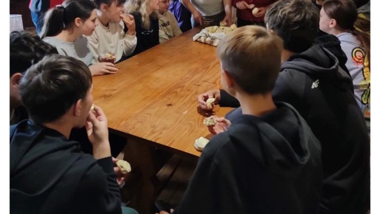 hdimgad0aa019d053f1a6efe69ffd3e49ec (Niestandardowy).jpg