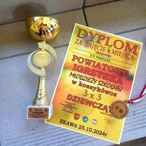 Brązowy medal dla koszykarek z Maniów