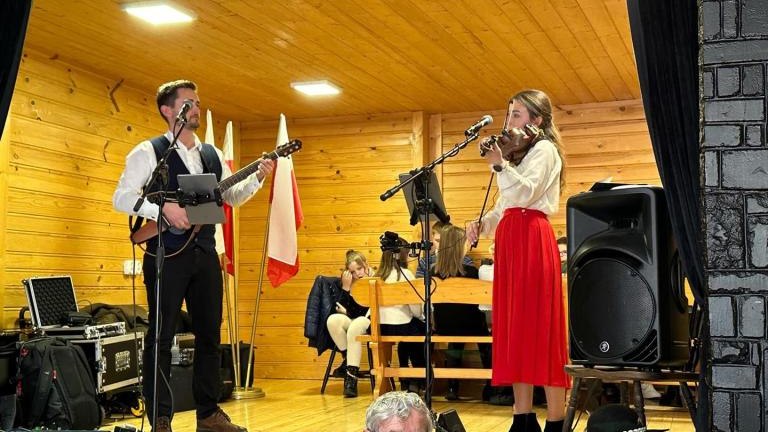 Messenger_creation_135B9C2A-4E5D-4955-8FE9-F55C021E3B4D (Copy).jpeg