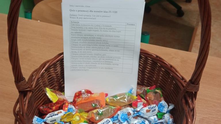 Przemoc (8) (Niestandardowy).jpg