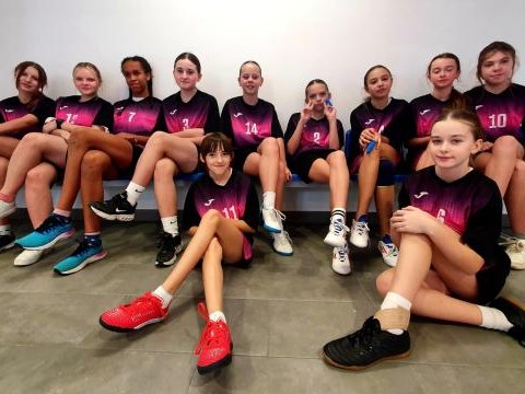 Koszykarskie podium dla drużyny z Maniów