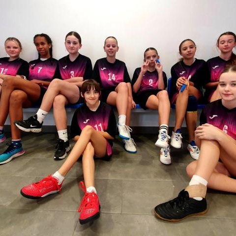 Koszykarskie podium dla drużyny z Maniów