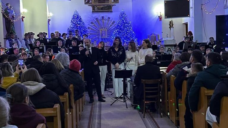 Messenger_creation_31176531-6F34-4F10-A3A3-B0D1386E85FE (Niestandardowy).jpeg