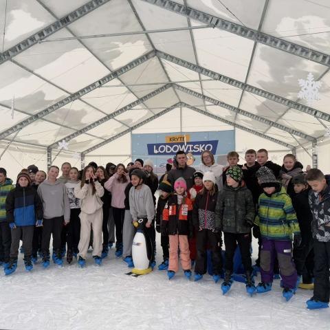 Młodzieżowe Drużyny Pożarnicze na lodowisku w Szczawnicy