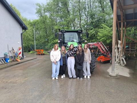 Młodzież z OHP w Szczawnicy-Jabłonce z wizytą w PSZOK-u w Maniowach