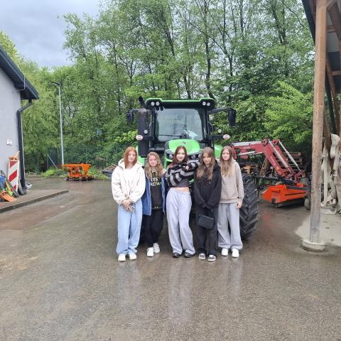 Młodzież z OHP w Szczawnicy-Jabłonce z wizytą w PSZOK-u w Maniowach