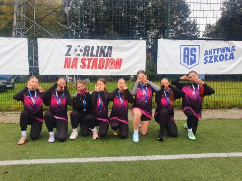 Z ORLIKA NA STADION – sukces dziewcząt ze Szkoły Podstawowej w Maniowach