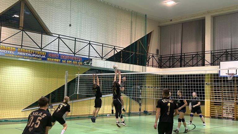 Rozgrywki siatkarskie (12).jpg