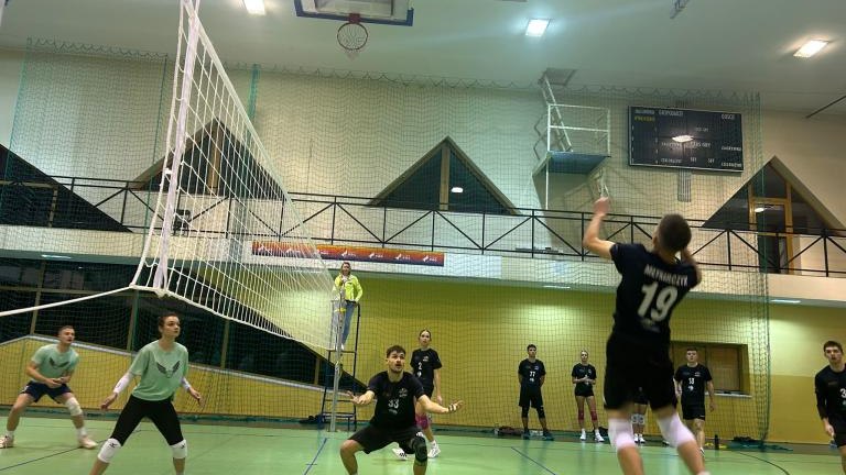 Rozgrywki siatkarskie (14).jpg