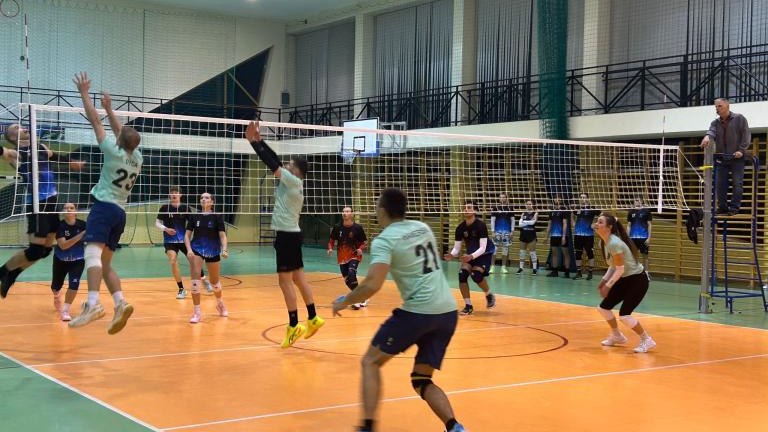 Finałowe spotkania Amatorskiej Ligi Piłki Siatkowej w Gminie Czorsztyn  (14).jpeg