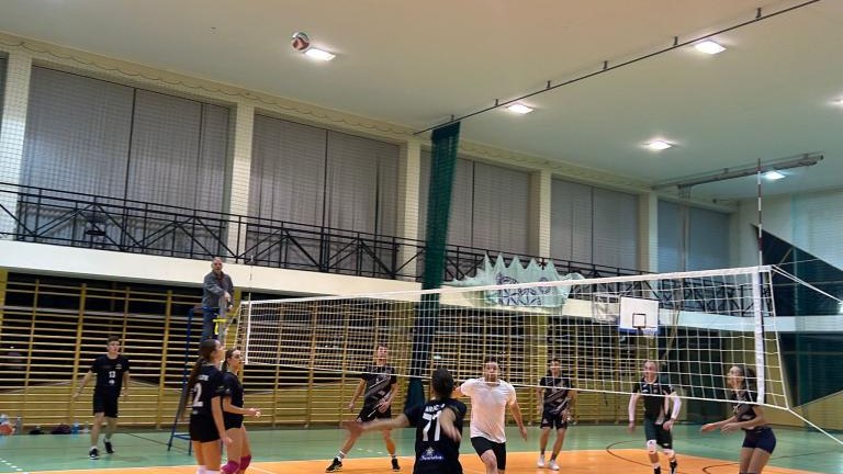 Finałowe spotkania Amatorskiej Ligi Piłki Siatkowej w Gminie Czorsztyn  (4).jpeg