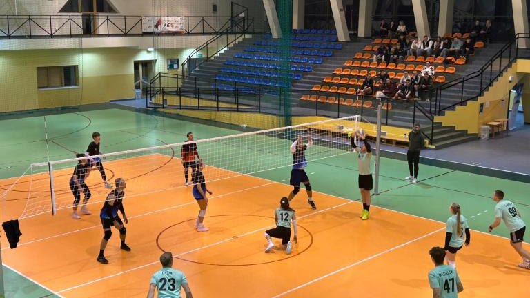 Finałowe spotkania Amatorskiej Ligi Piłki Siatkowej w Gminie Czorsztyn  (8).jpeg