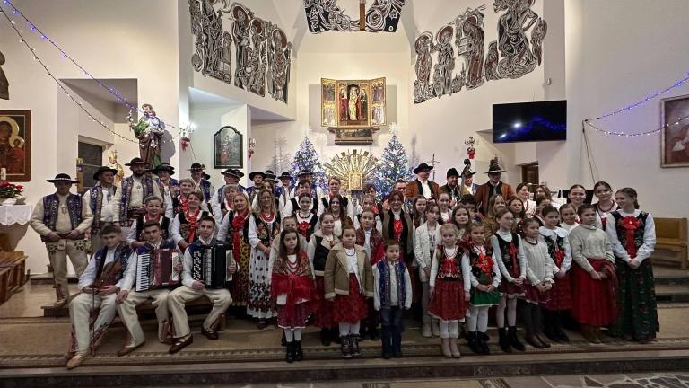 Kolędowanie w Sromowcach Niżnych (15).jpg