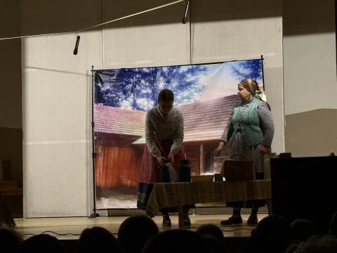 Amatorski teatr ludowy w Maniowach