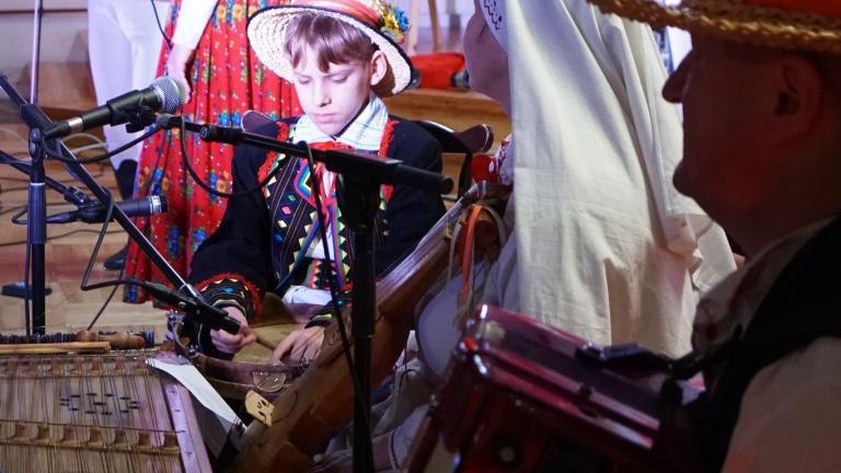 Kontrasty muzyki ludowej w Domu Kultury w Maniowach (14).jpg