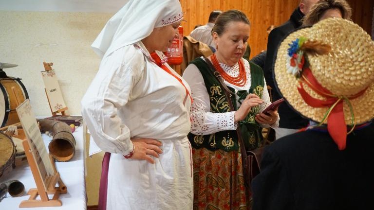 Kontrasty muzyki ludowej w Domu Kultury w Maniowach (20).jpg