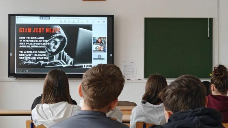 „BEZPIECZNI W SIECI, ODPOWIEDZIALNI W SŁOWIE” (1).JPG