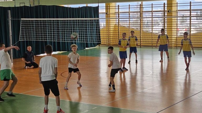 Gminne Igrzyska Dzieci i Młodzieży Szkolnej w siatkówce (19).jpeg