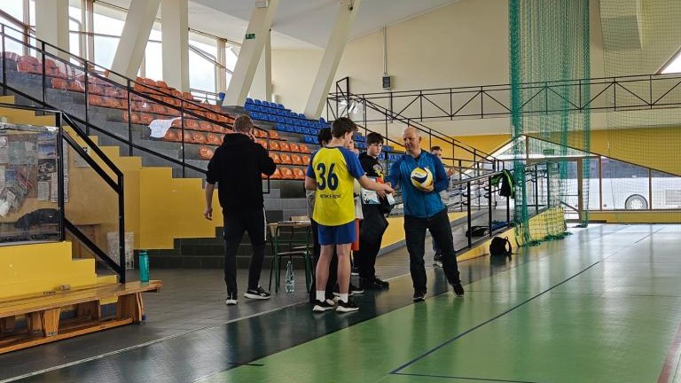 Gminne Igrzyska Dzieci i Młodzieży Szkolnej w siatkówce (5).jpg