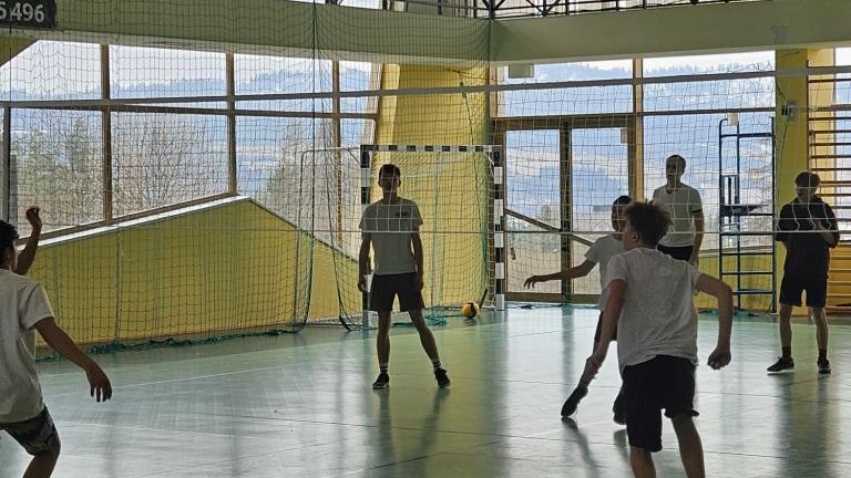 Gminne Igrzyska Dzieci i Młodzieży Szkolnej w siatkówce (6).jpeg