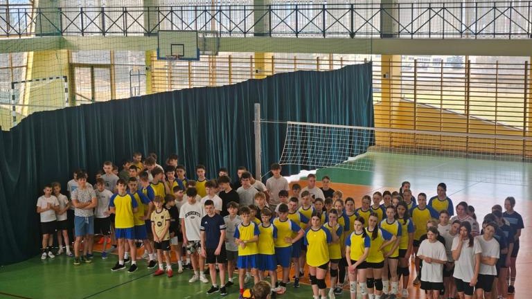 Gminne Igrzyska Dzieci i Młodzieży Szkolnej w siatkówce (6).jpg
