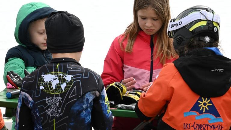 Młodzi sportowcy na stoku – zawody o Puchar Wójta Gminy Czorsztyn (149) (Duże).JPG