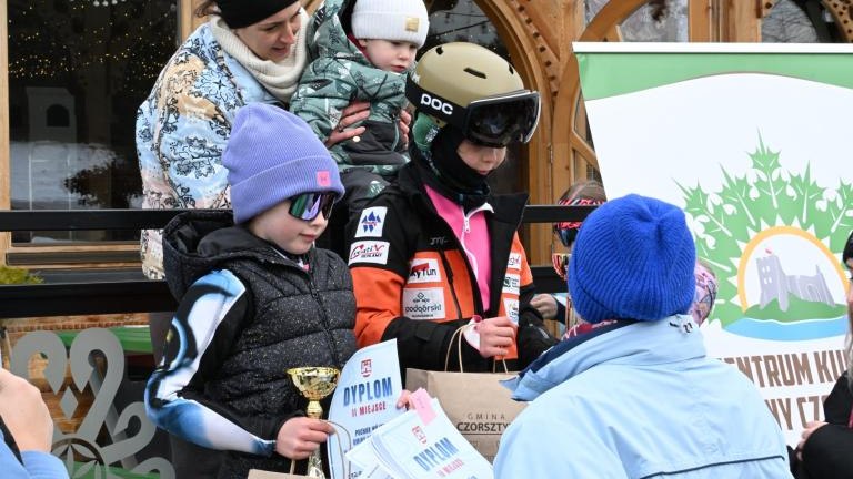 Młodzi sportowcy na stoku – zawody o Puchar Wójta Gminy Czorsztyn (173) (Duże).JPG