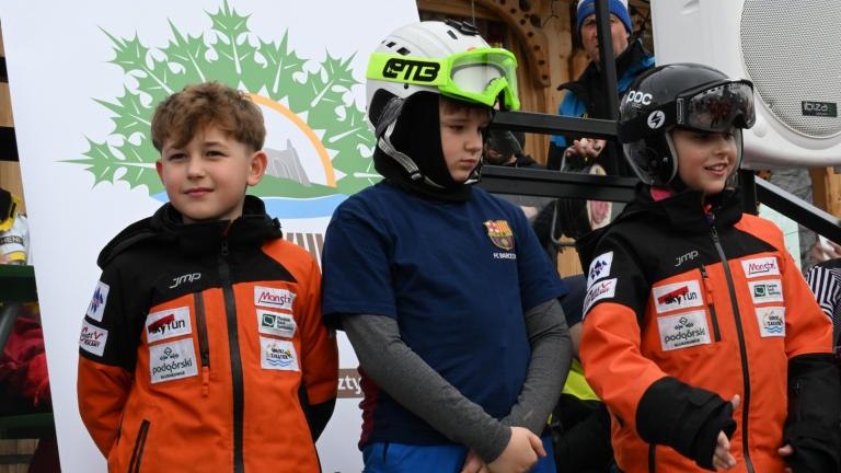 Młodzi sportowcy na stoku – zawody o Puchar Wójta Gminy Czorsztyn (190) (Duże).JPG