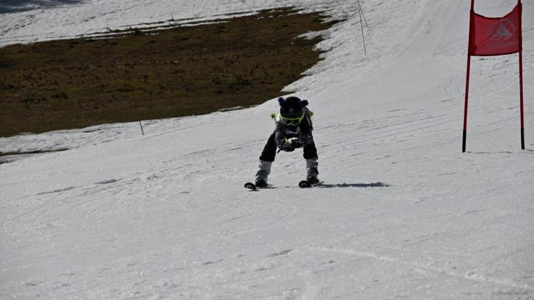 Młodzi sportowcy na stoku – zawody o Puchar Wójta Gminy Czorsztyn (22) (Duże).JPG