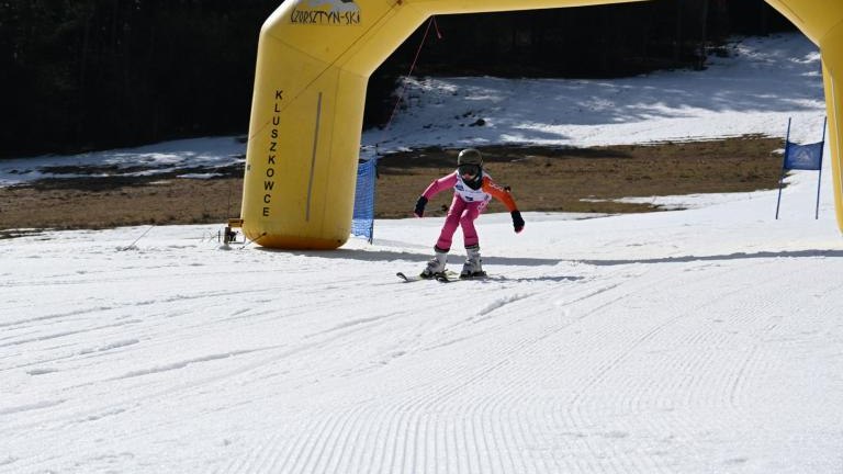 Młodzi sportowcy na stoku – zawody o Puchar Wójta Gminy Czorsztyn (3) (Duże).JPG