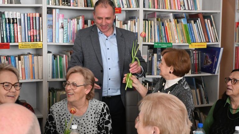 Dzień Kobiet w Gminnej Bibliotece Publicznej w Kluszkowcach (9).JPG